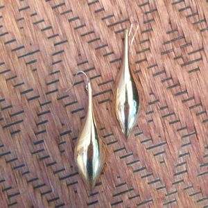 Golden teardrop earrings